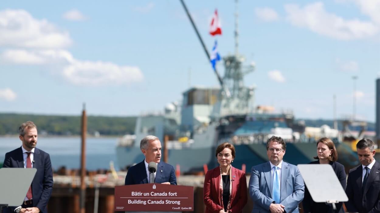 Canada backs $11B icebreaker construction program with Chantier Davie