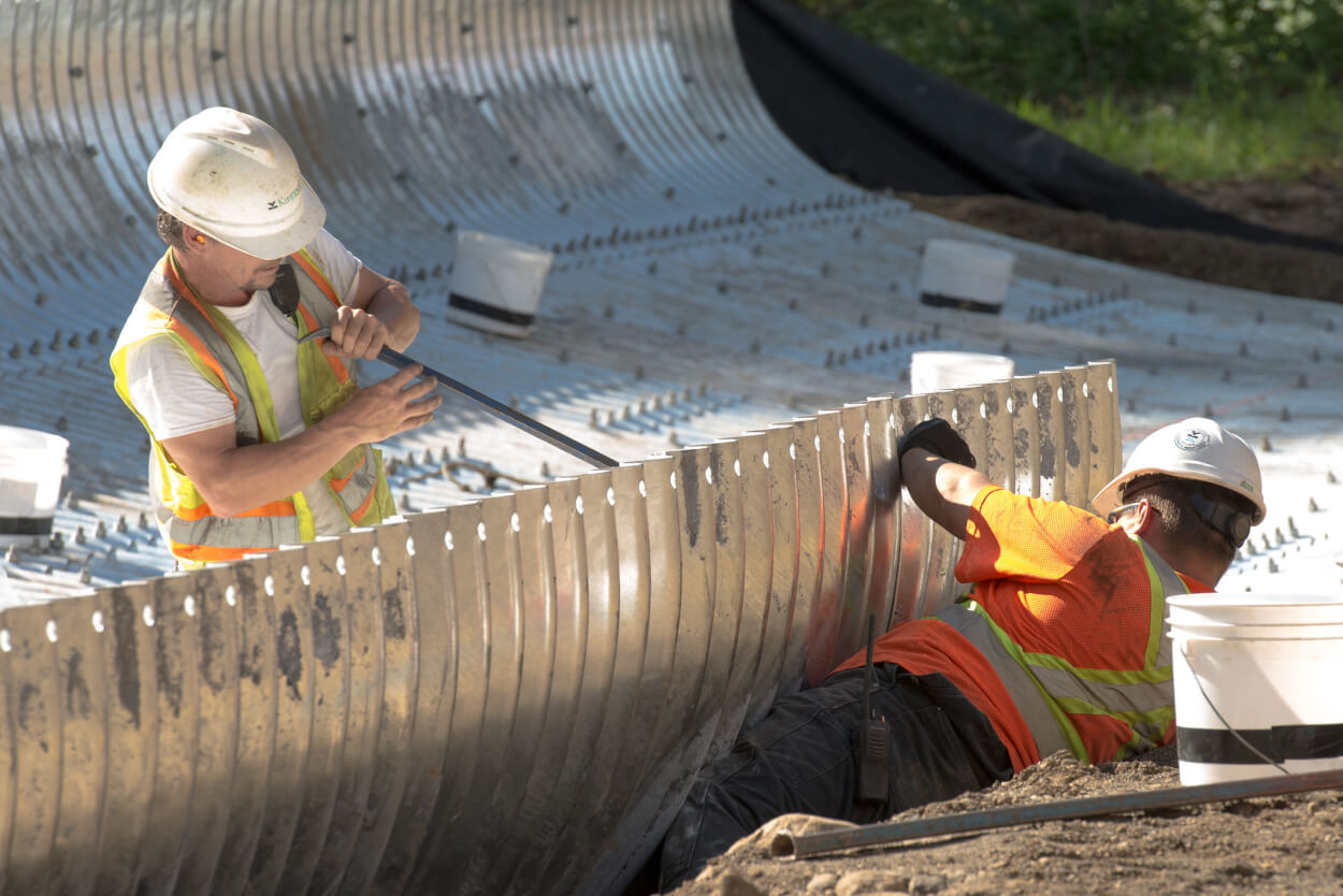 Survey: Labour shortages spur shift towards tech